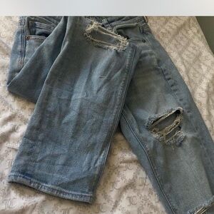 AMERICAN EAGLE Size 4 Mom Jeans